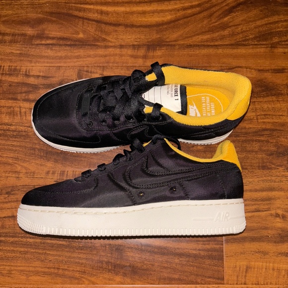 NEW NIKE AIR FORCE 1 - Picture 3 of 11